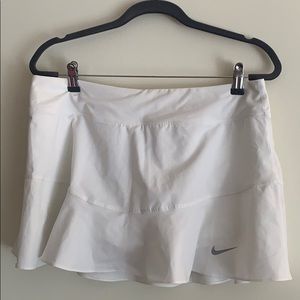 Nike Tennis Skirt (white, size large)